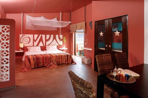 Deluxe Studio Apartment